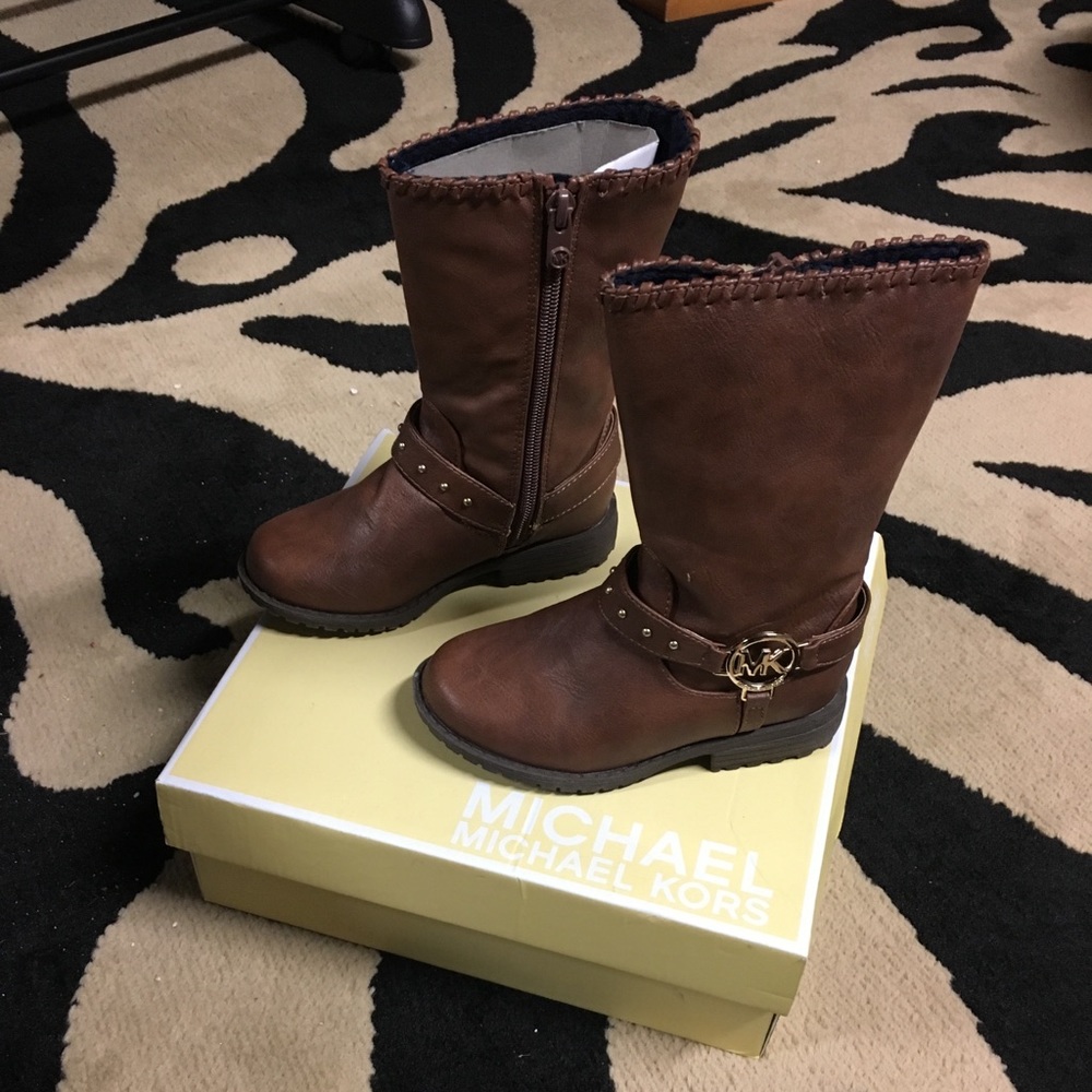 New MICHAEL KORS boots size 10